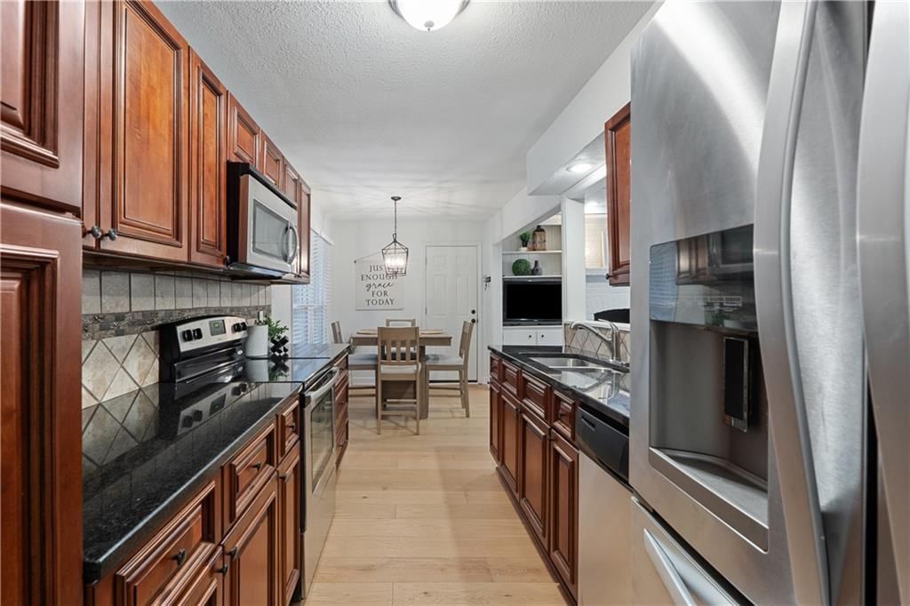 9200 Nall Avenue — photo 9
