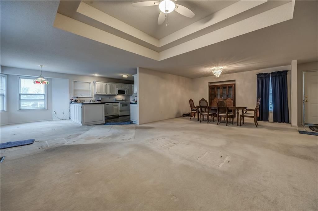 1709 E 59th Terrace — photo 11