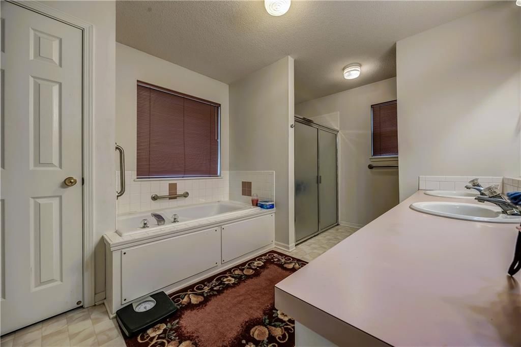 1709 E 59th Terrace — photo 16