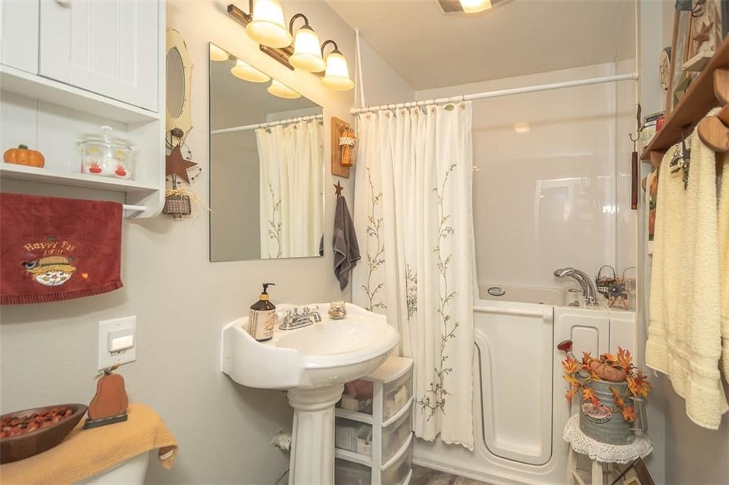 1240 S Cedar Street — photo 16