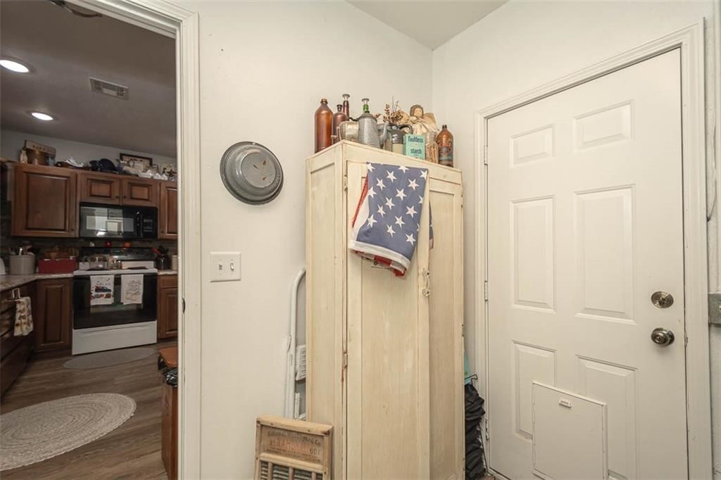 1240 S Cedar Street — photo 18