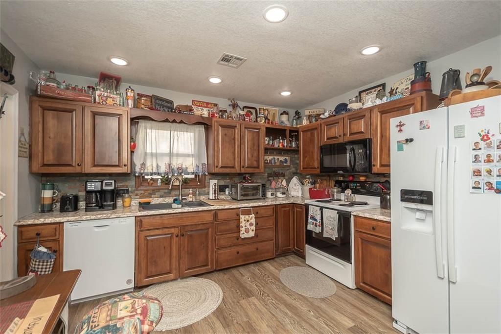 1240 S Cedar Street — photo 7