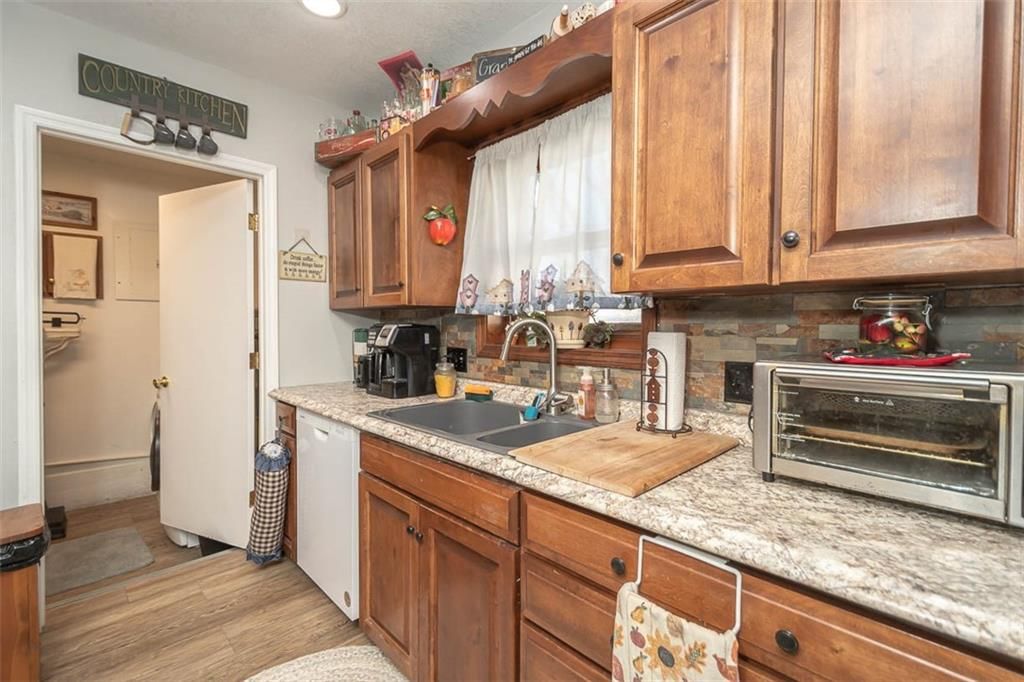 1240 S Cedar Street — photo 9