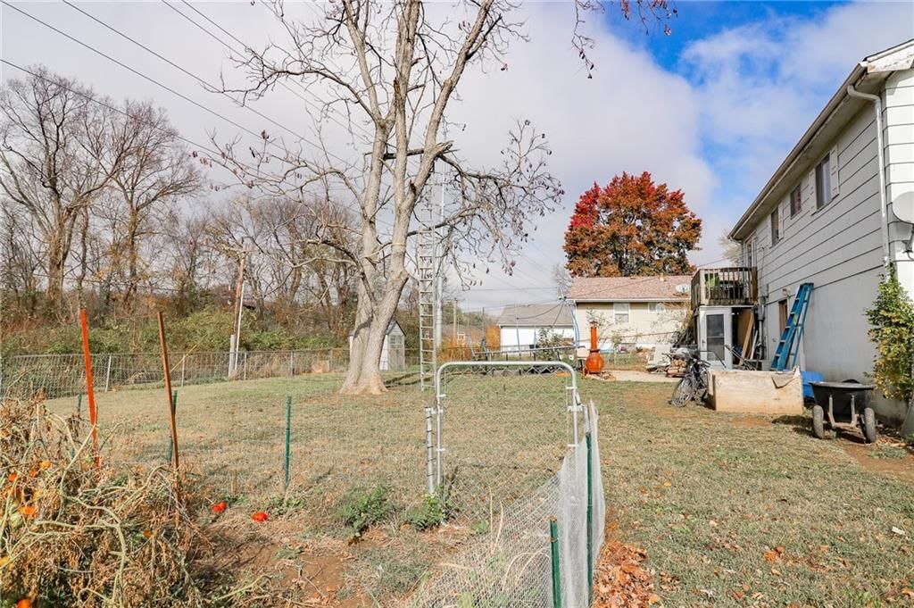 1222 S McHenry Street — photo 21