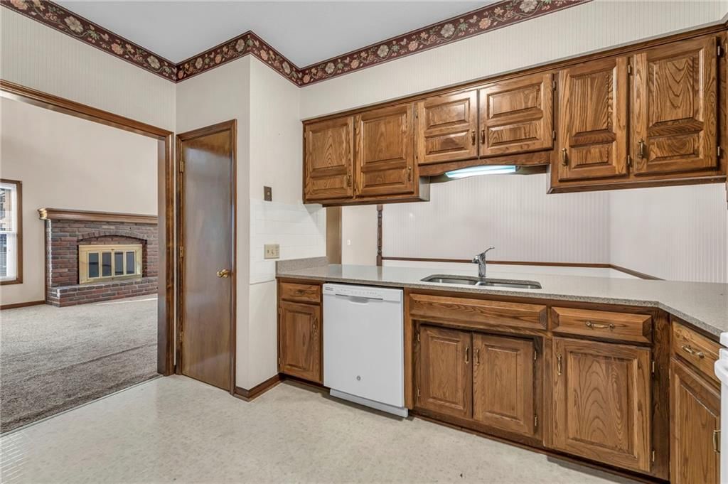 10714 W 116th Street — photo 14