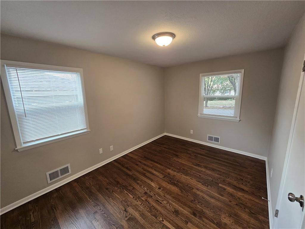 13413 Winchester Avenue — photo 15