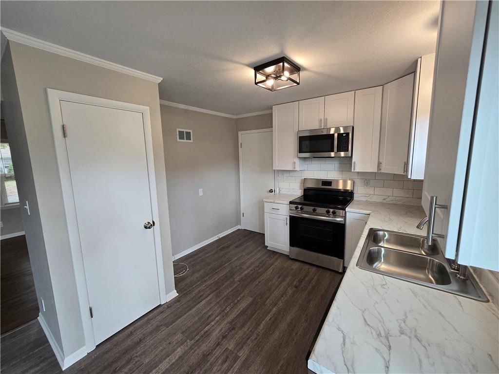 13413 Winchester Avenue — photo 6