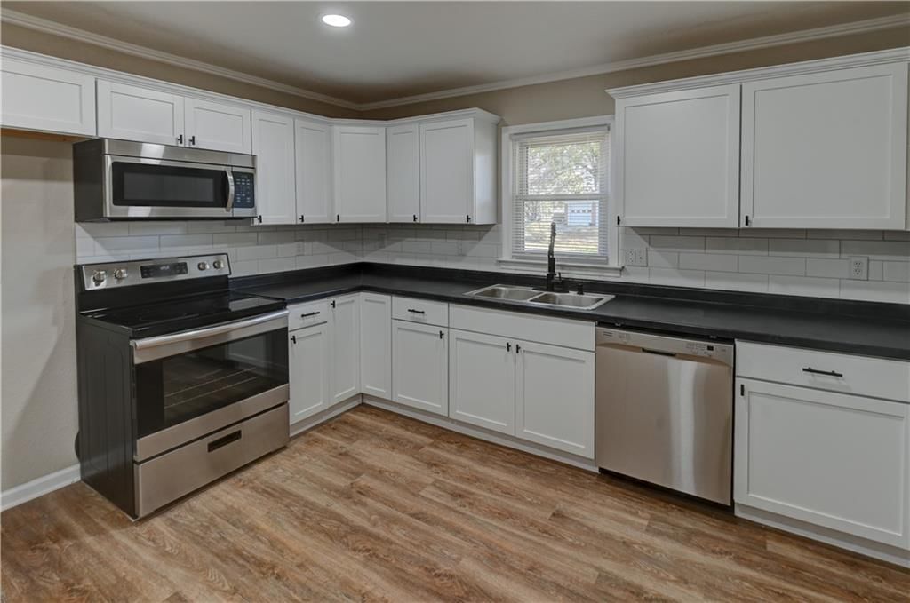 700 N Shaw Street — photo 15