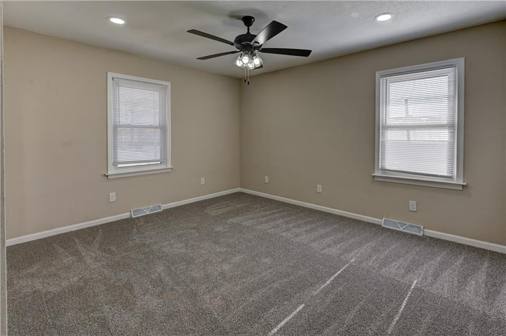 700 N Shaw Street — photo 26