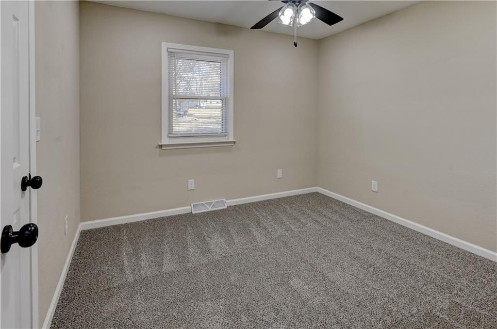 700 N Shaw Street — photo 32
