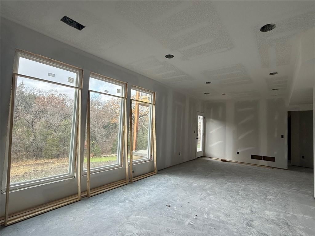 8524 Valley Spring Drive — photo 16