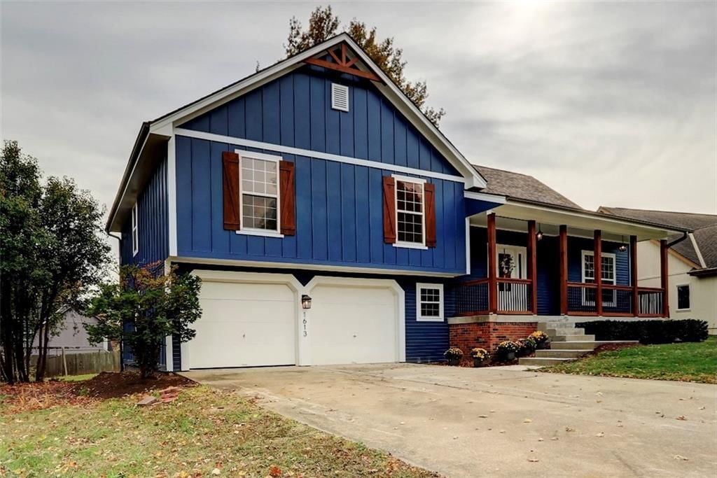 1613 NE Oak Tree Drive — photo 3