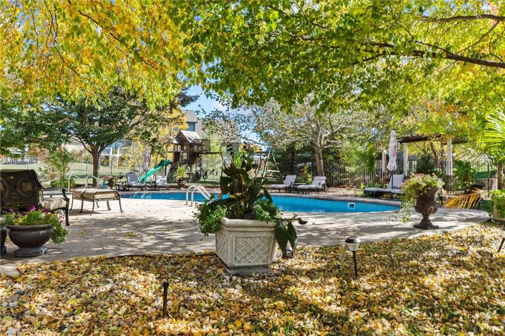 9515 N Crescent Court — photo 88