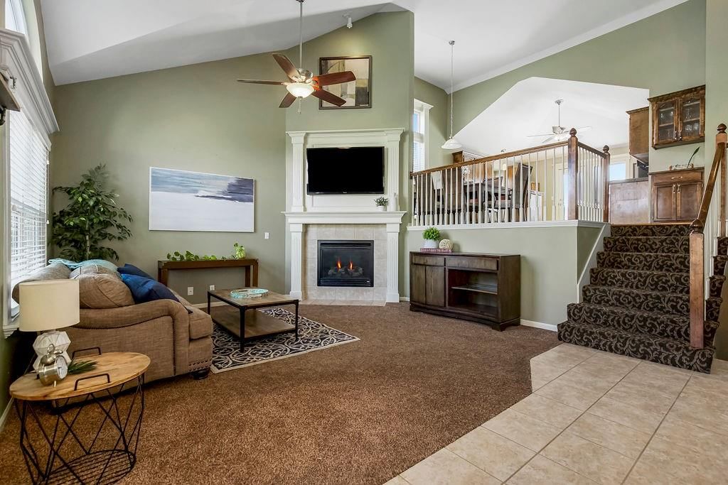 2185 E Sierra Drive — photo 4