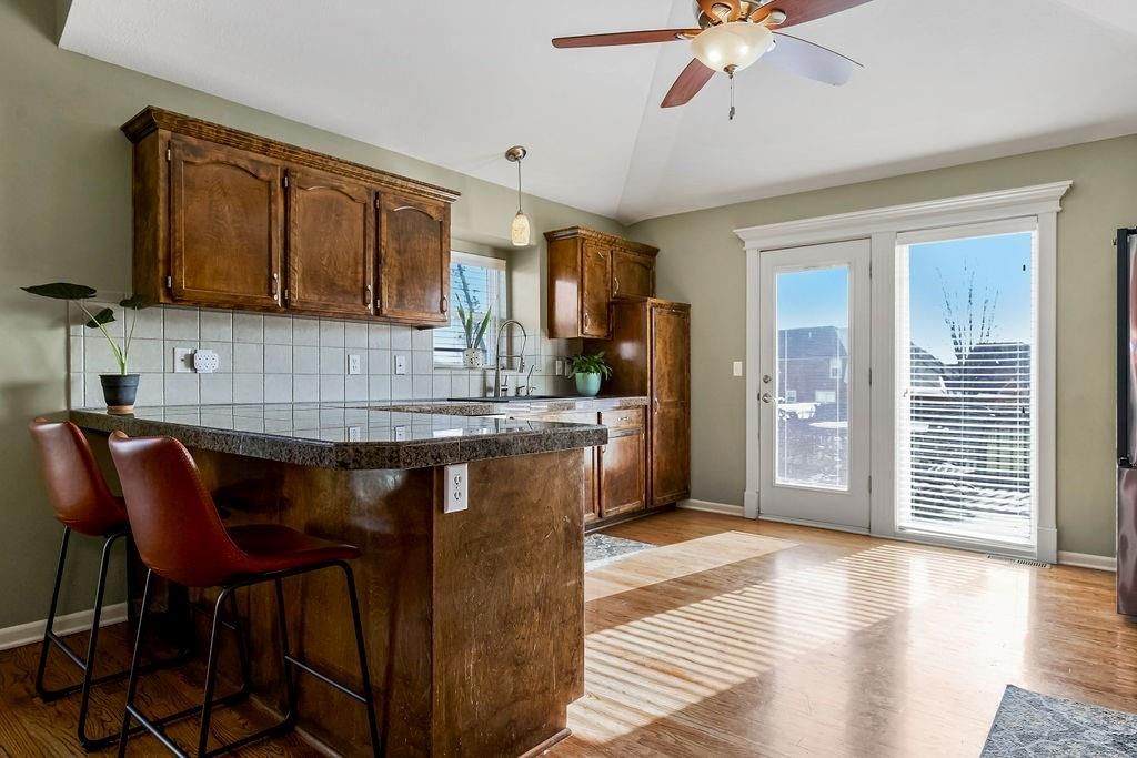 2185 E Sierra Drive — photo 9
