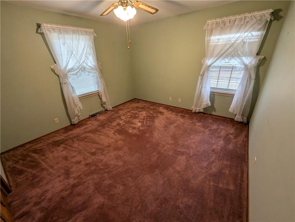 1235 N Chestnut Street — photo 15