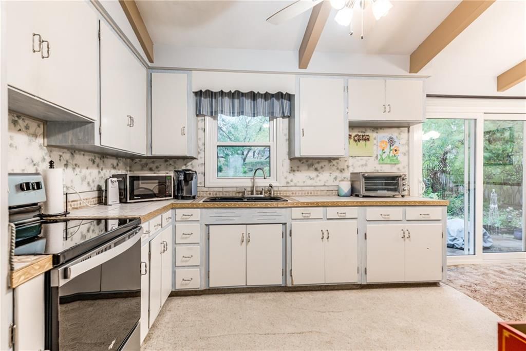 7000 NW Avalon Street — photo 13