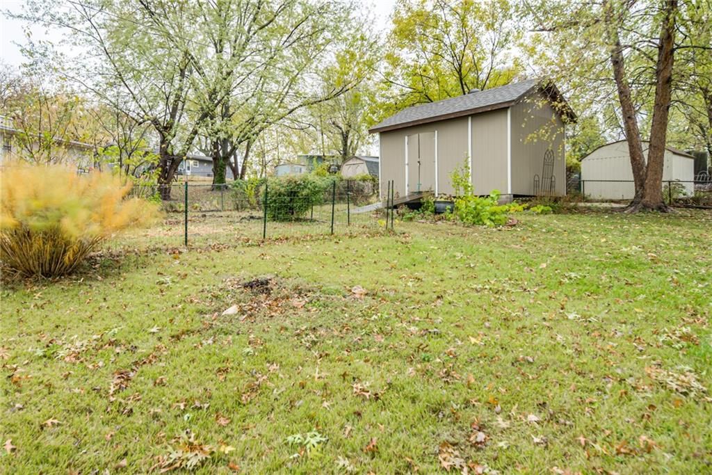 7000 NW Avalon Street — photo 30