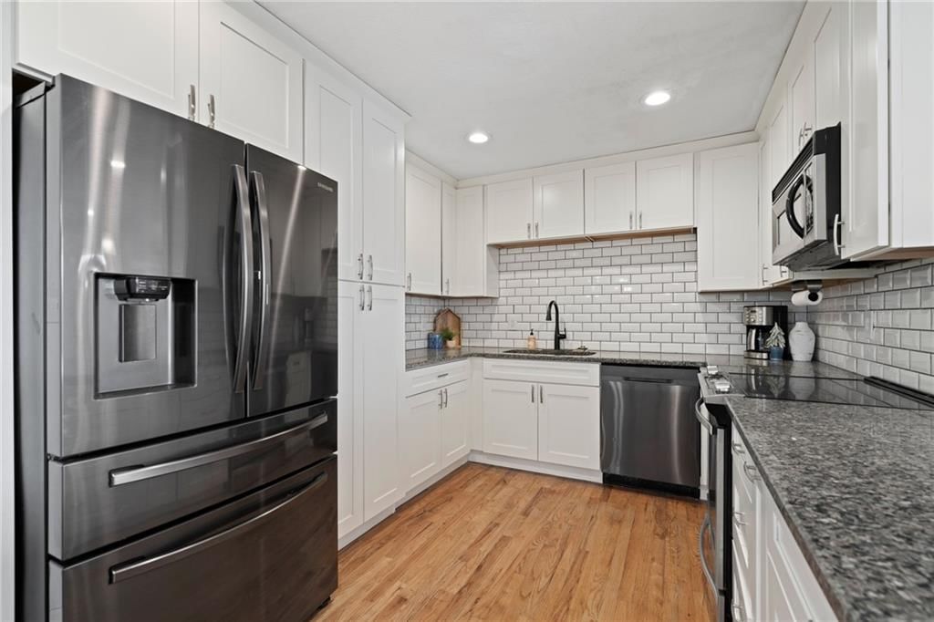 6412 W 77th Terrace — photo 7