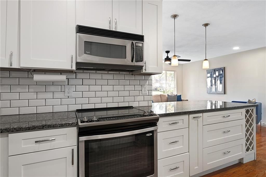 6412 W 77th Terrace — photo 8