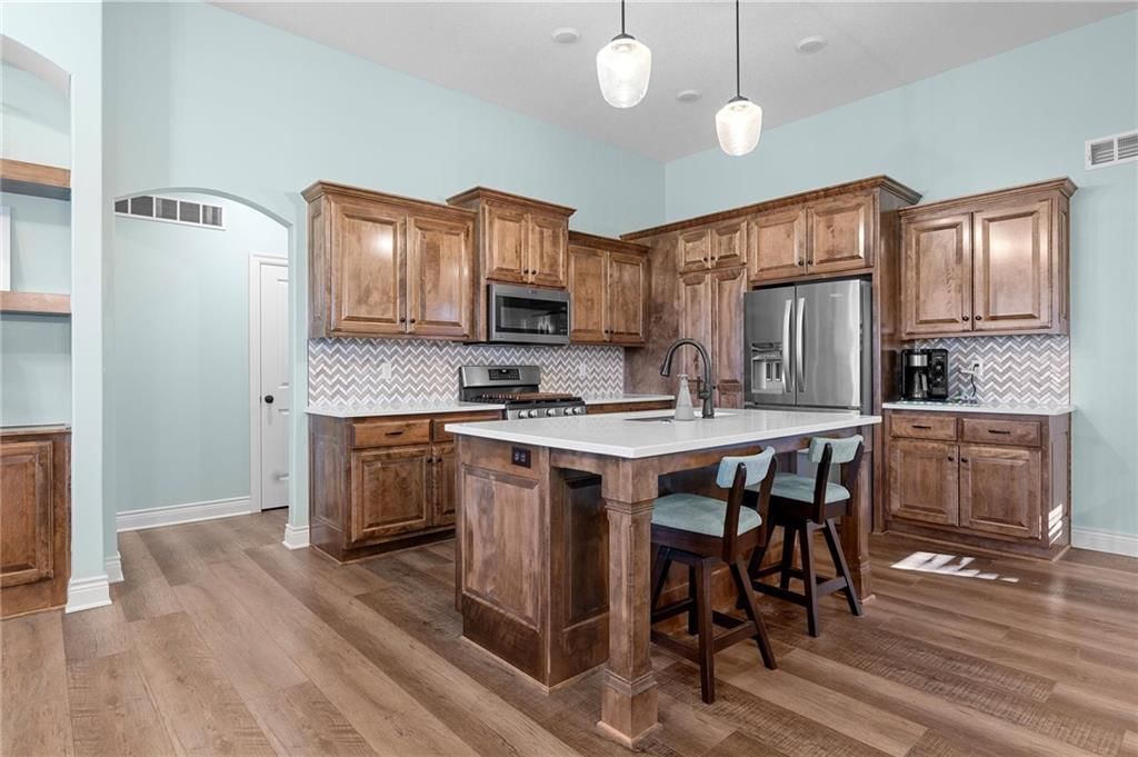 612 Caitlin Court — photo 6