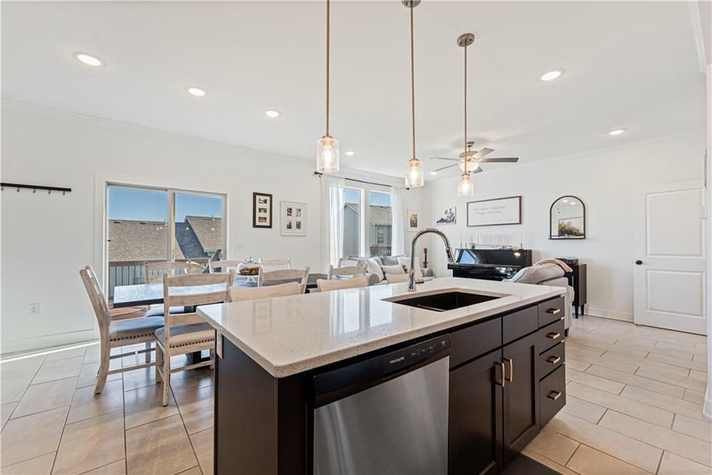 7377 Aaron Street — photo 11