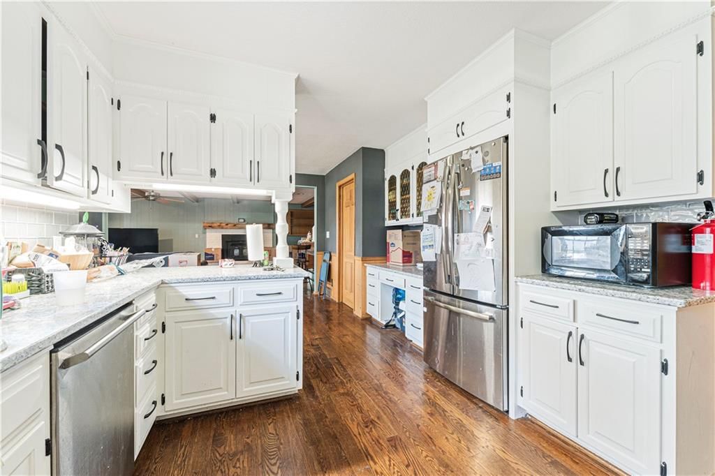 11501 Wornall Road — photo 23