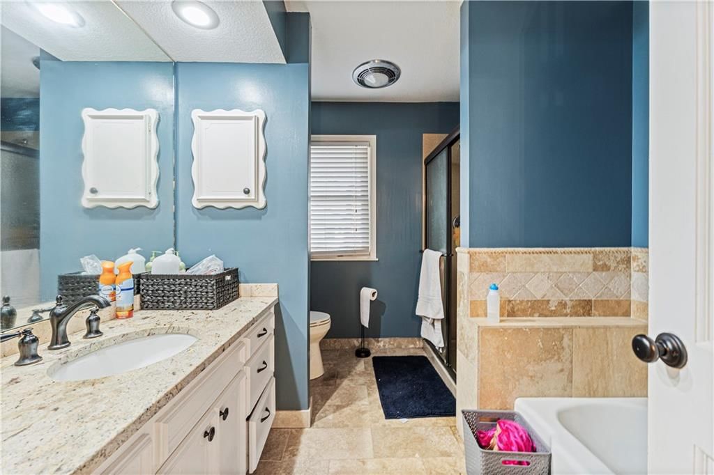 11501 Wornall Road — photo 36