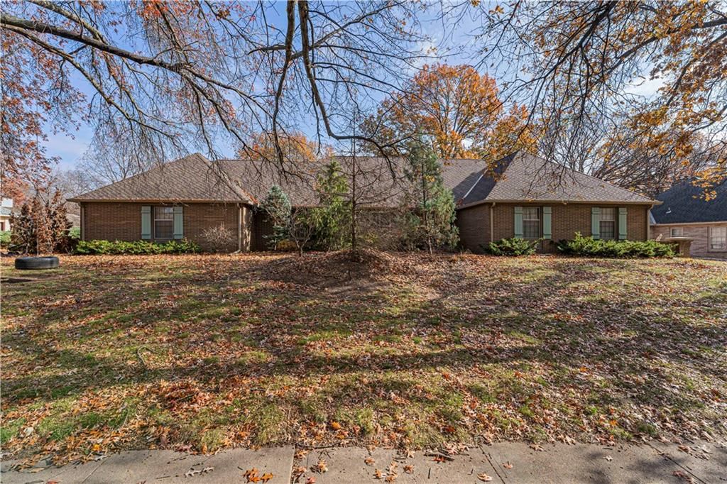 11501 Wornall Road — photo 5