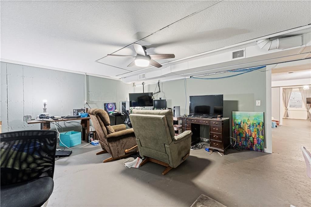 11501 Wornall Road — photo 46