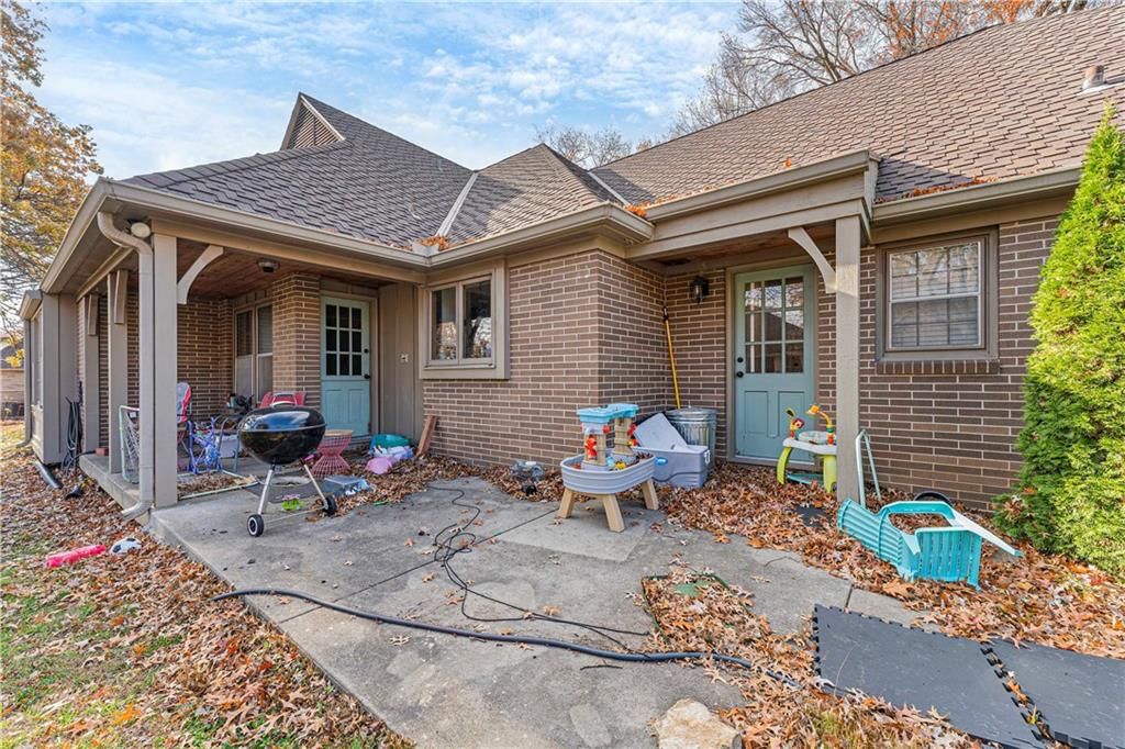 11501 Wornall Road — photo 49