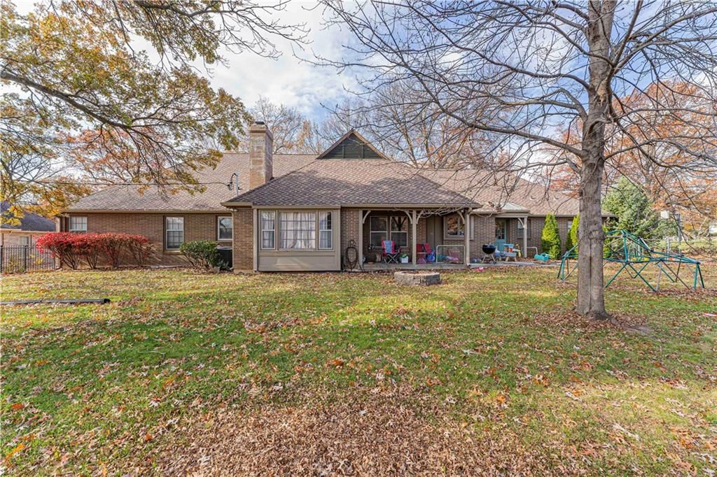 11501 Wornall Road — photo 53