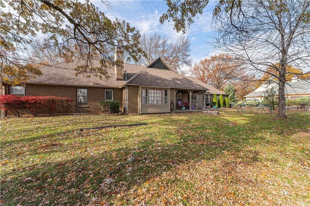 11501 Wornall Road — photo 54