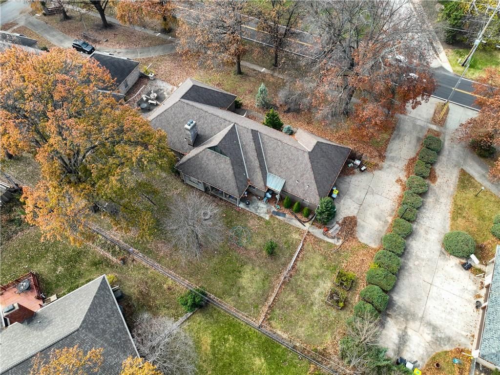 11501 Wornall Road — photo 58