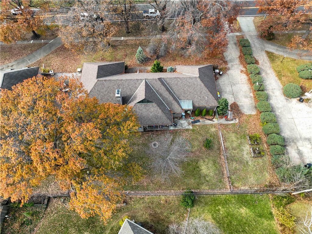 11501 Wornall Road — photo 59