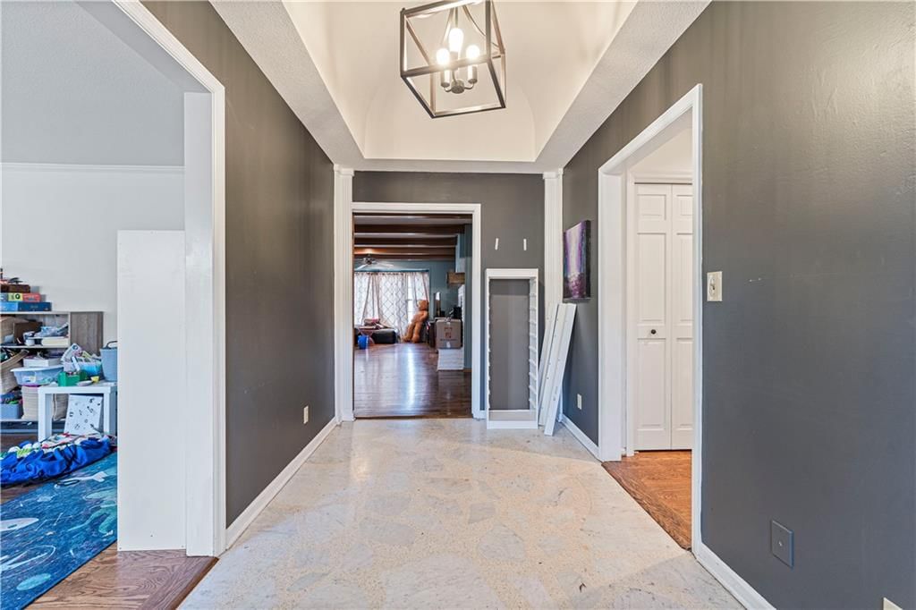 11501 Wornall Road — photo 7