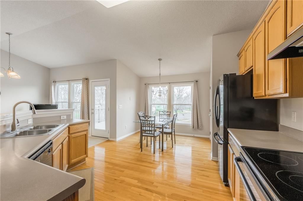 1805 W Fredrickson Circle — photo 16