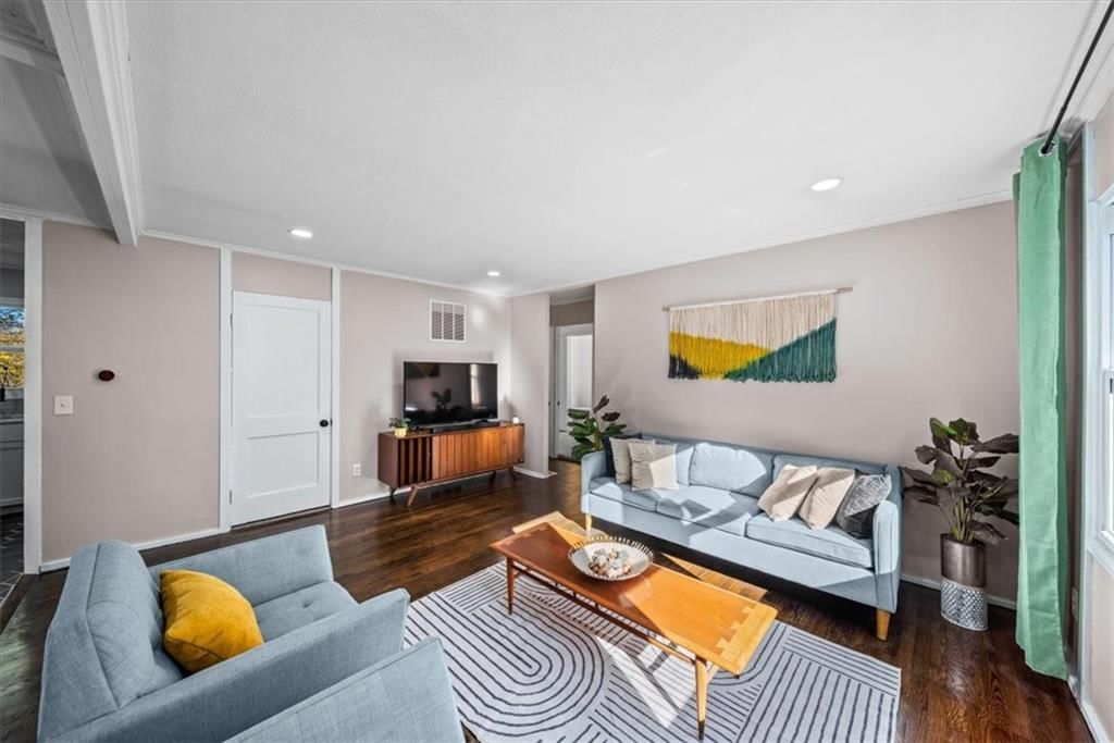 738 NE 45th Terrace — photo 6