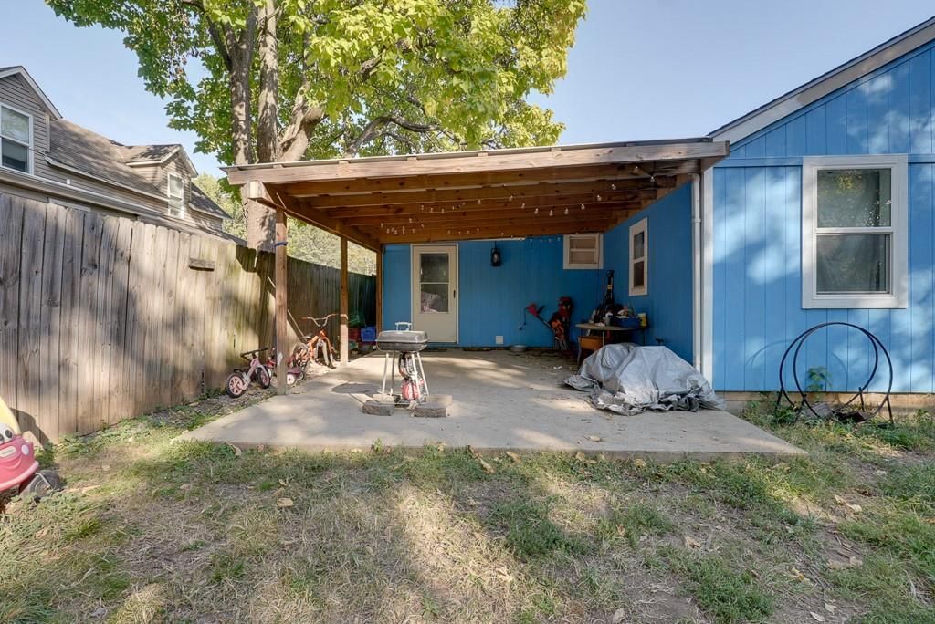 916 S Delaware Street — photo 17