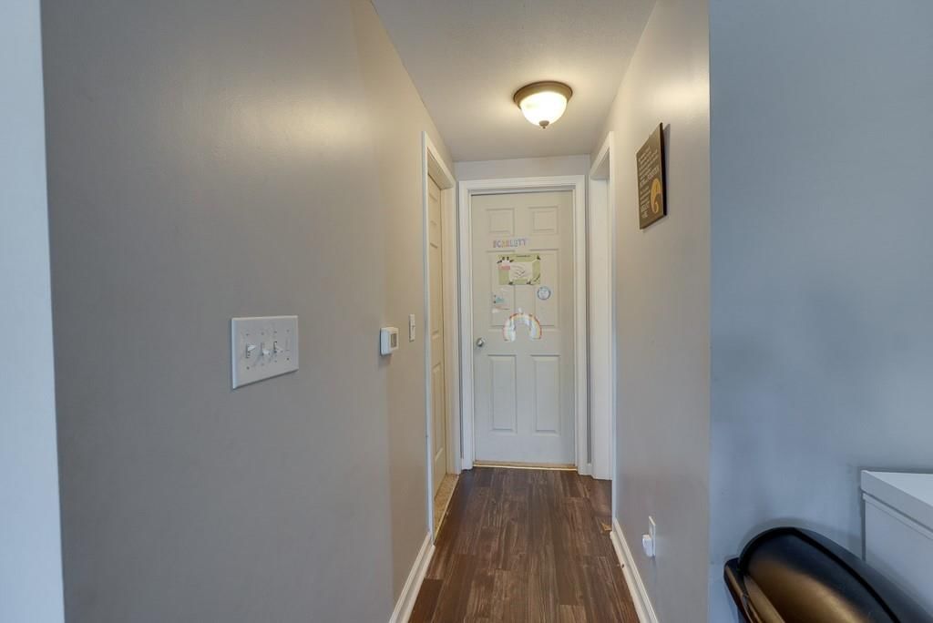 916 S Delaware Street — photo 7