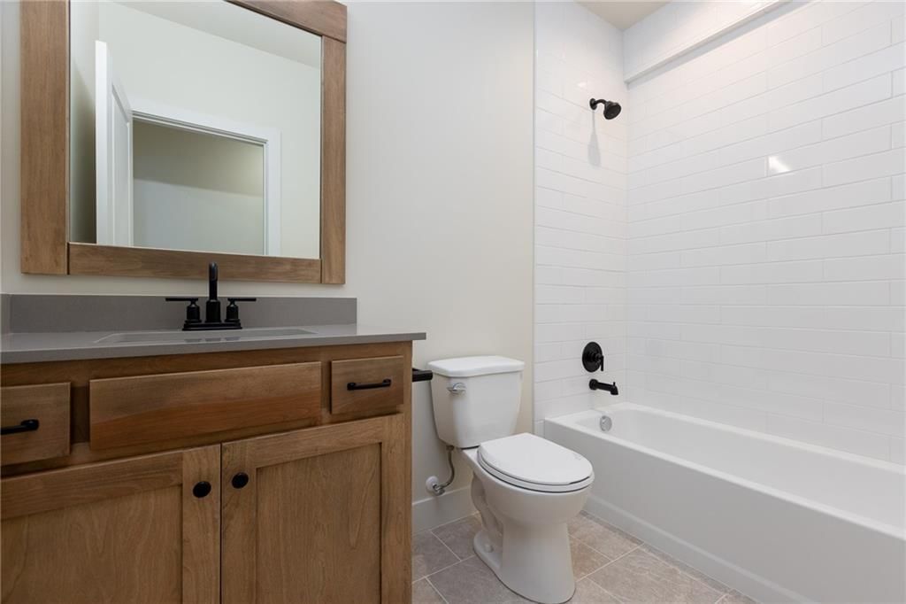 10636 N Bell Street — photo 32