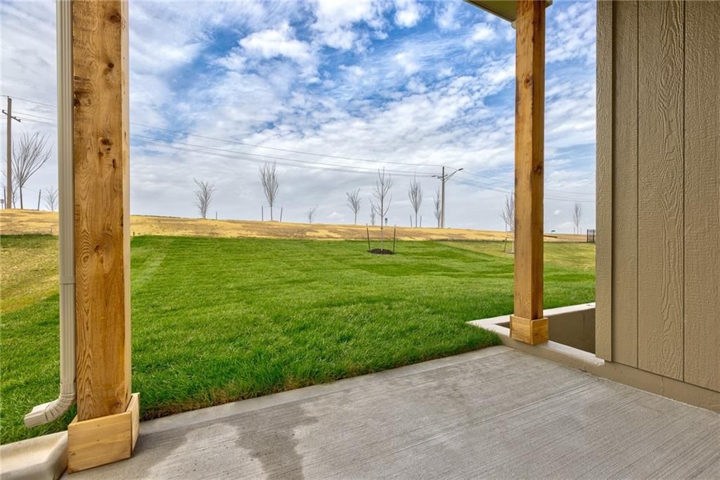 10636 N Bell Street — photo 35