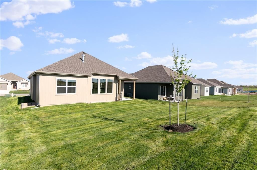 10636 N Bell Street — photo 41