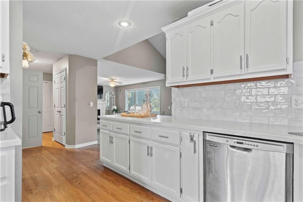 12216 Hemlock Street — photo 14
