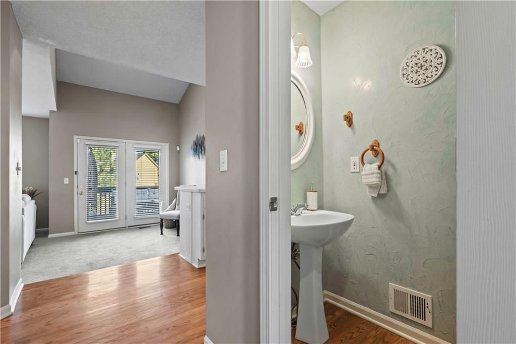 12216 Hemlock Street — photo 19