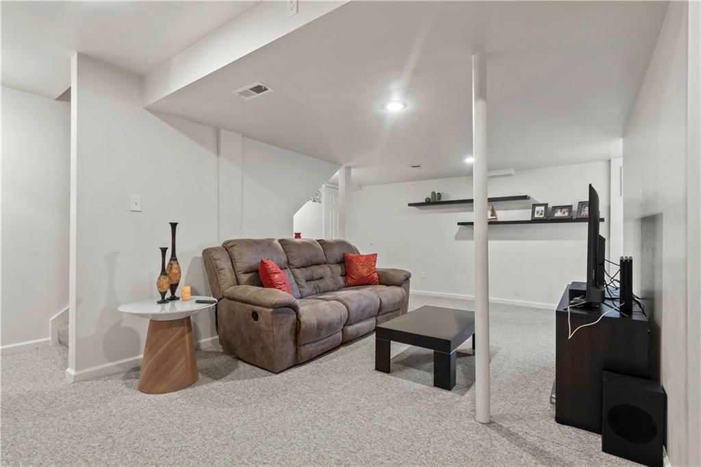 12216 Hemlock Street — photo 33