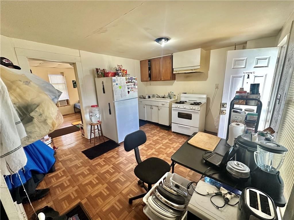 308 CLARK Street — photo 22