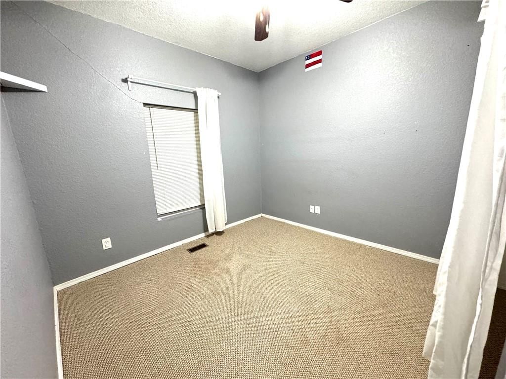 708 W Kansas Street — photo 14