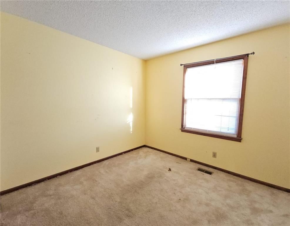 11208 Lowell Avenue — photo 17