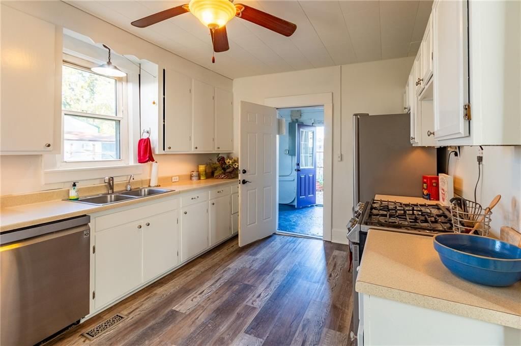 303 W Bridge Street — photo 27